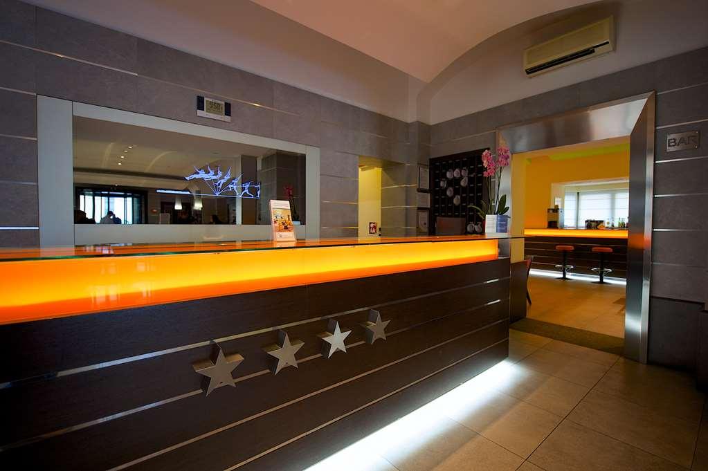 Western Crystal Palace Hotel 4*